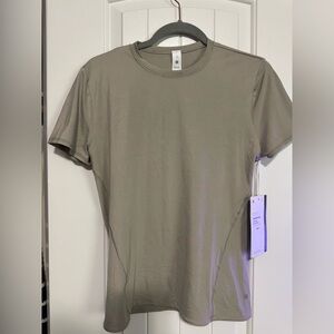 LULULEMON NULU HIP LENGTH CREWNECK SHORT SLEEVE SZ XL NWT RETAIL $68